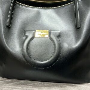 Meet your Posher, Vanity